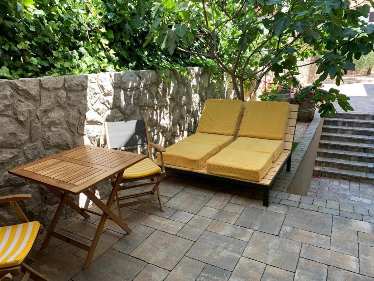 Studio Apartment Lucija Krk Town Εξωτερικό φωτογραφία